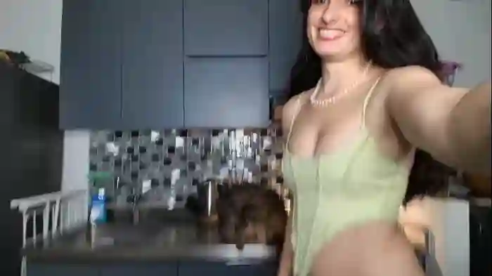 hollyshit_