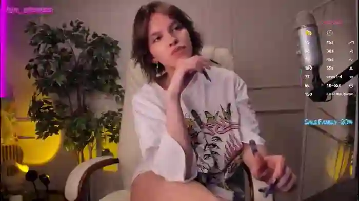 adalyn_glow