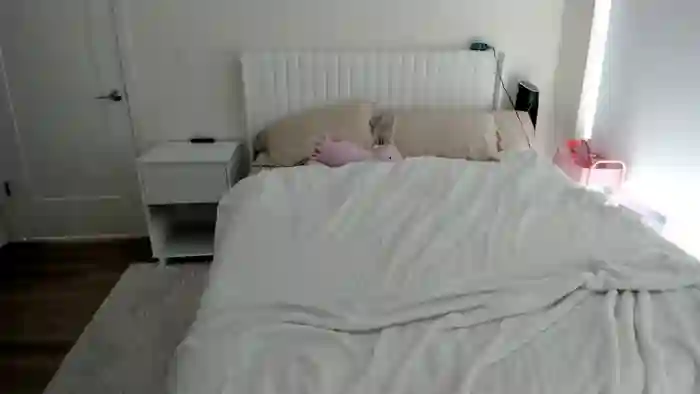 ariah_is_blonde