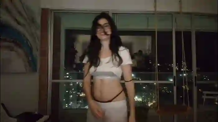 hollyshit_