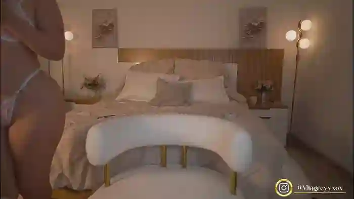 mia_greyy