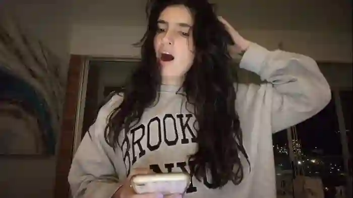 hollyshit_
