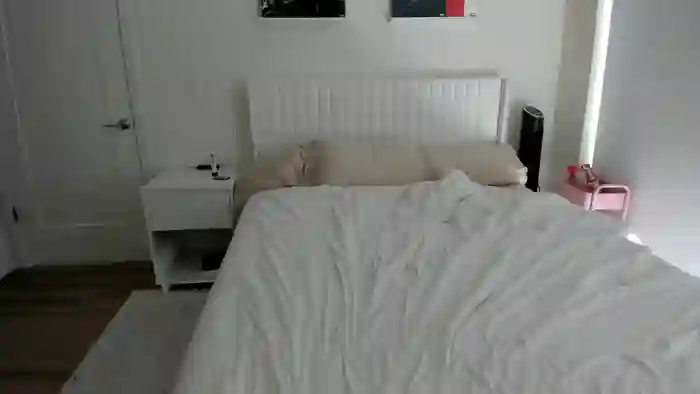 ariah_is_blonde