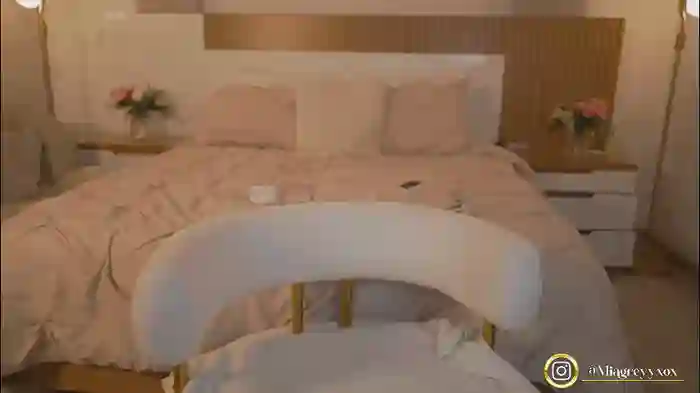 mia_greyy