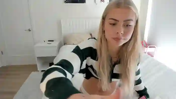 ariah_is_blonde