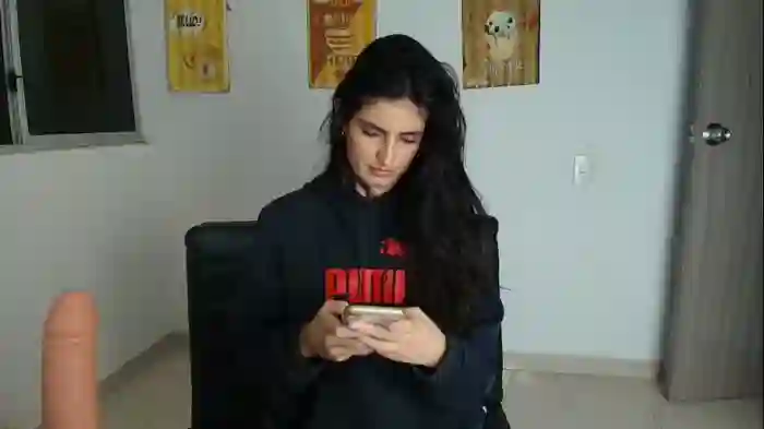 hollyshit_
