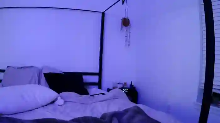 nickyselene