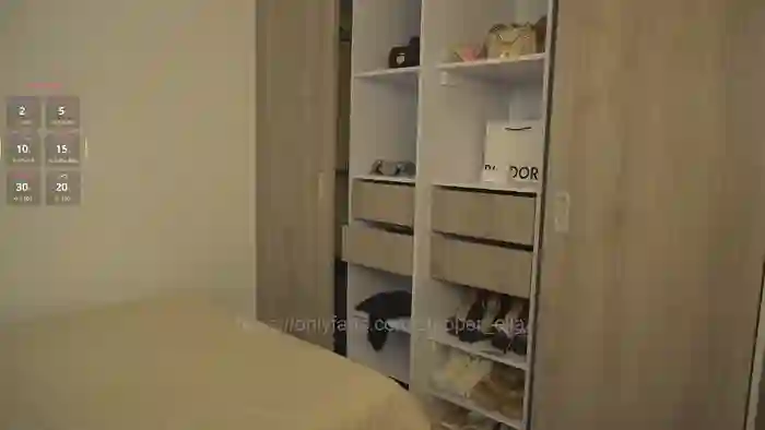 stripper_ella