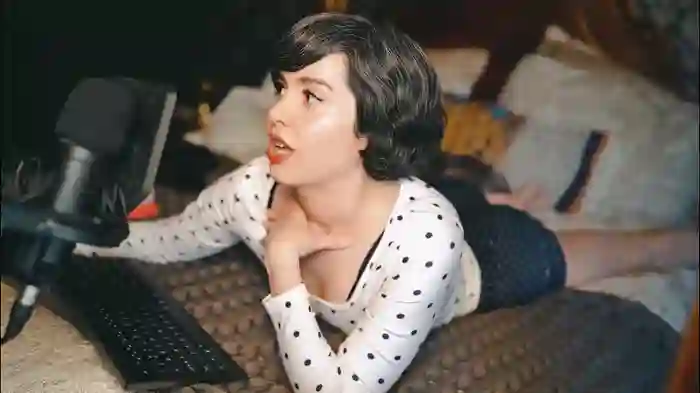 thecamwoman