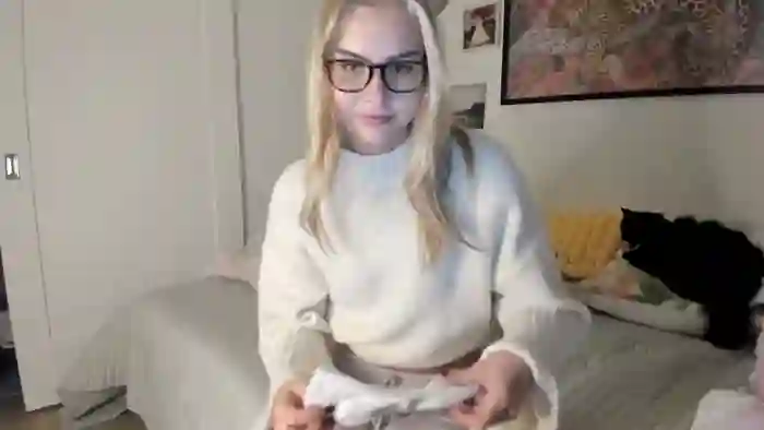 ariah_is_blonde