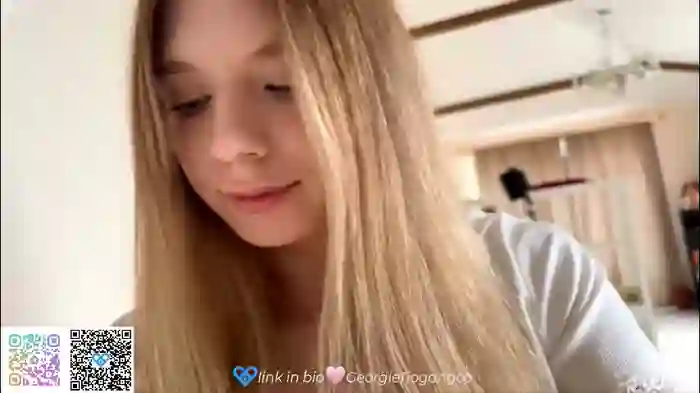 chloe_show