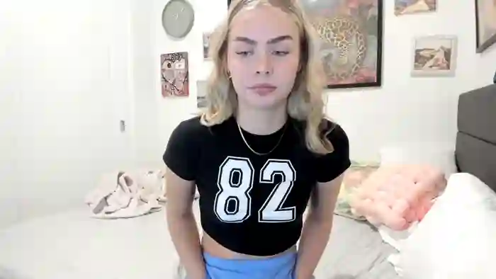 ariah_is_blonde