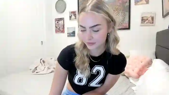 ariah_is_blonde