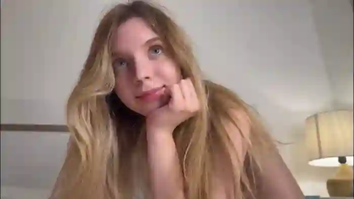 chloe_show