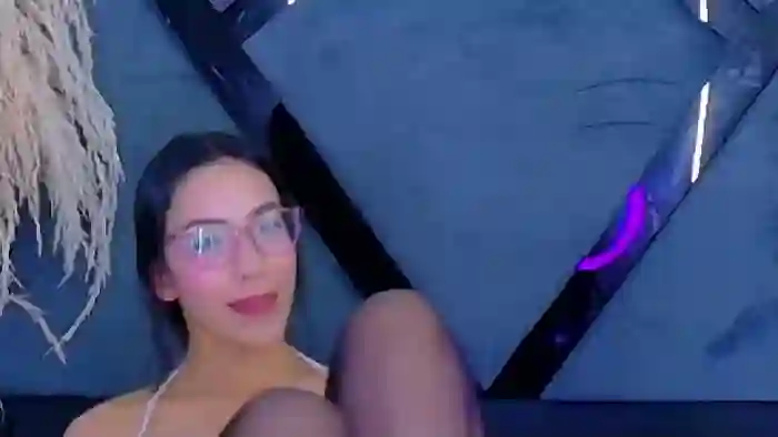 kylie-whitee