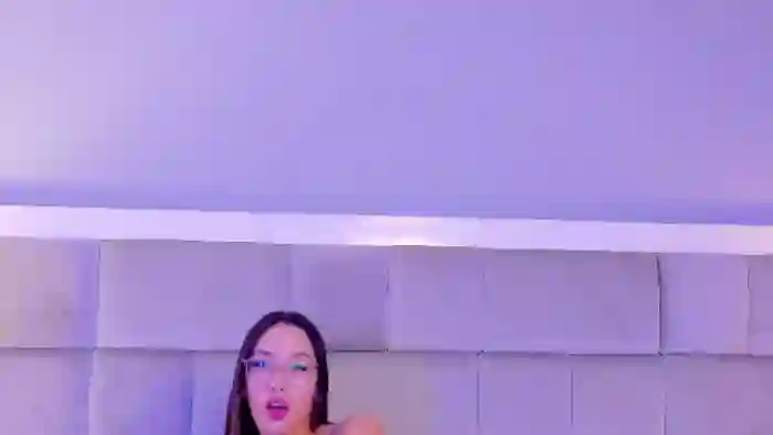 kylie-whitee