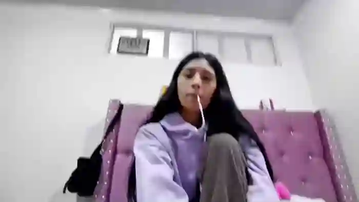 mia-and-eva-whatsson