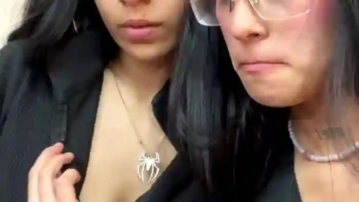 mia-and-eva-whatsson