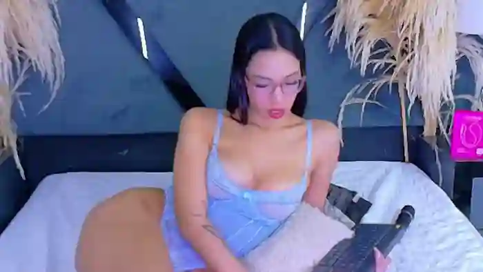 kylie-whitee