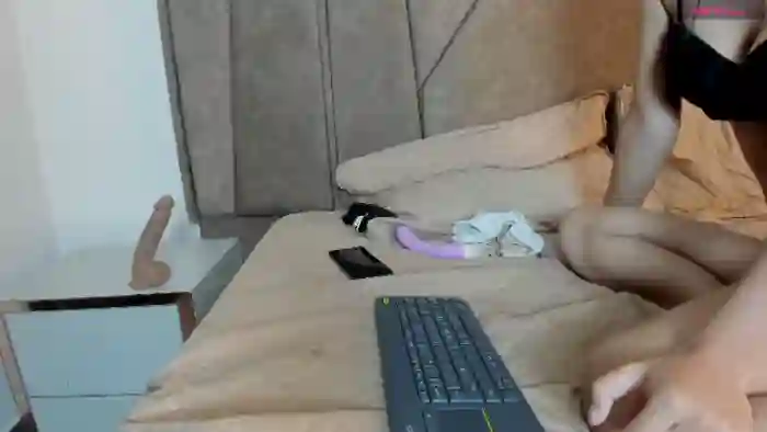 mia-and-eva-whatsson