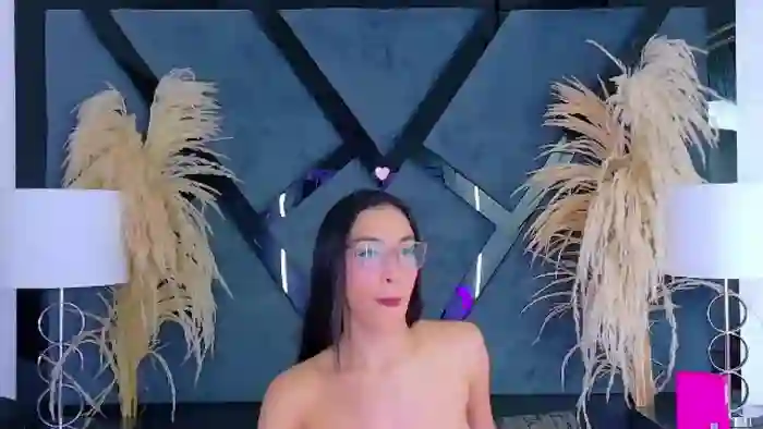 kylie-whitee