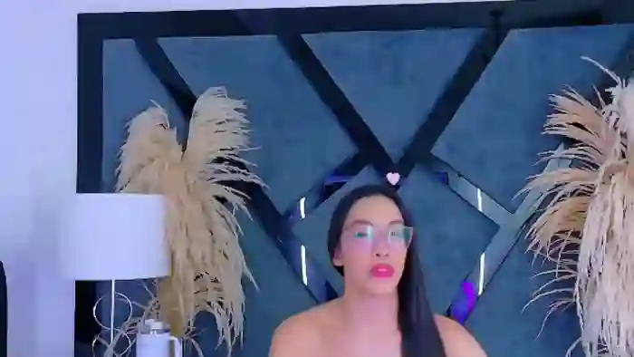 kylie-whitee