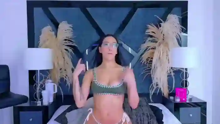 kylie-whitee