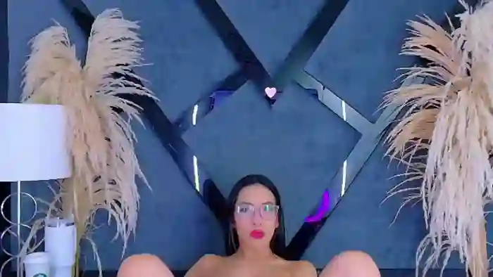 kylie-whitee