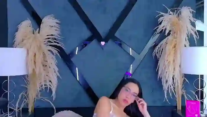 kylie-whitee