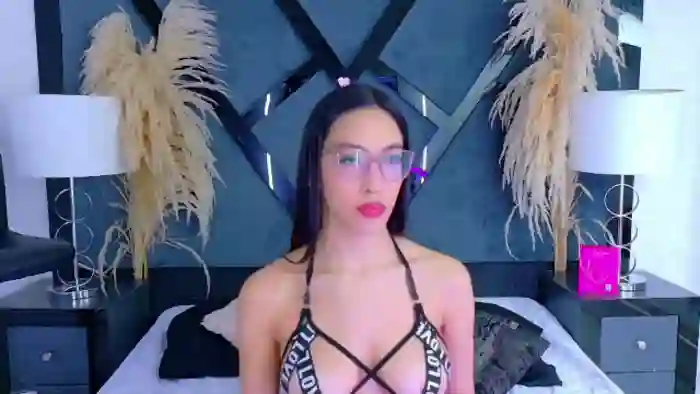 kylie-whitee