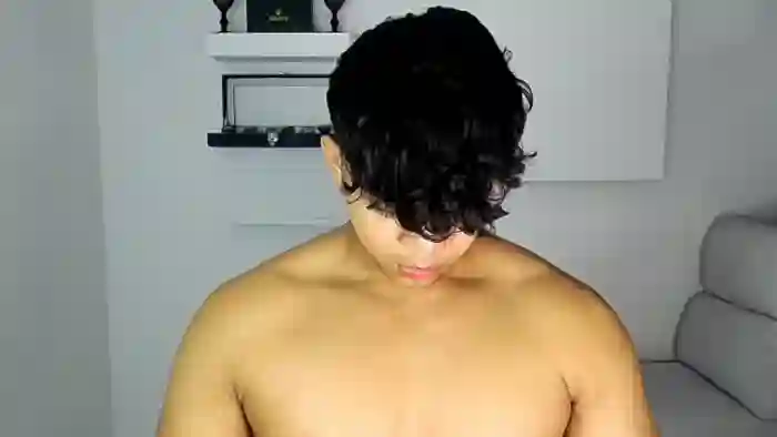 noah-prada