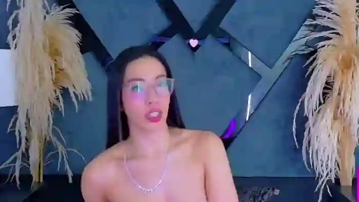kylie-whitee
