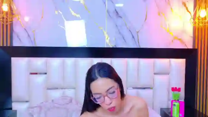 kylie-whitee