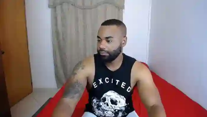 mack-holister