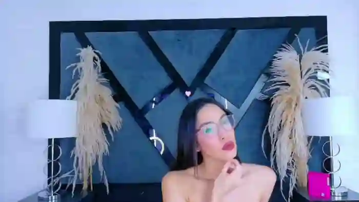 kylie-whitee