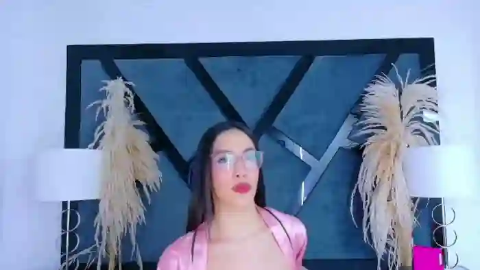 kylie-whitee