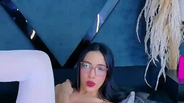 kylie-whitee