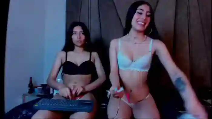 mia-and-eva-whatsson