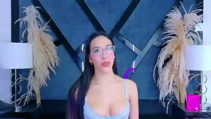 kylie-whitee