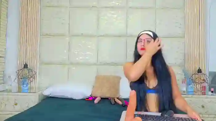 hanna-clare-and-kity-navas