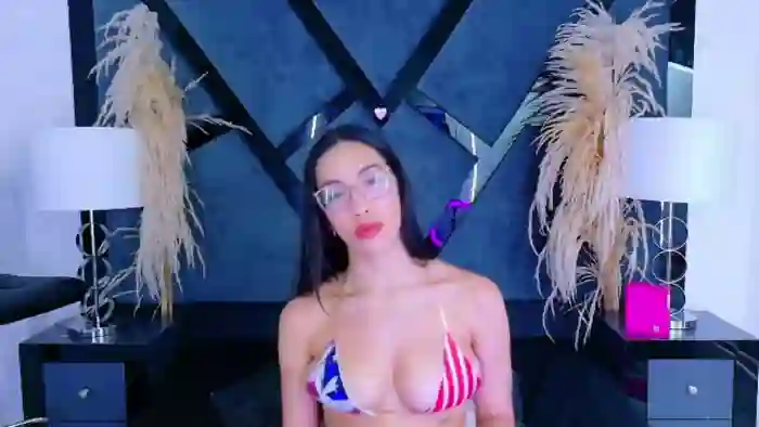 kylie-whitee