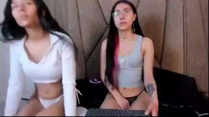 mia-and-eva-whatsson