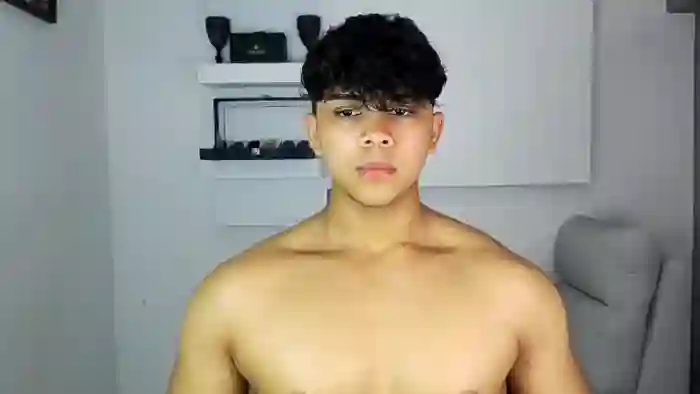 noah-prada
