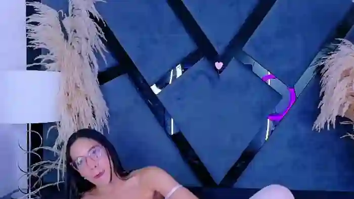 kylie-whitee