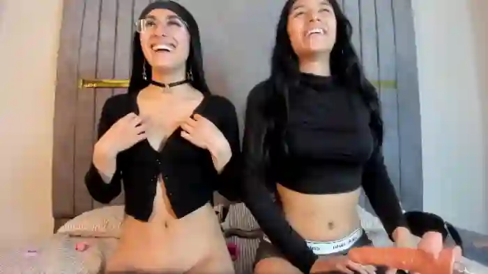 mia-and-eva-whatsson