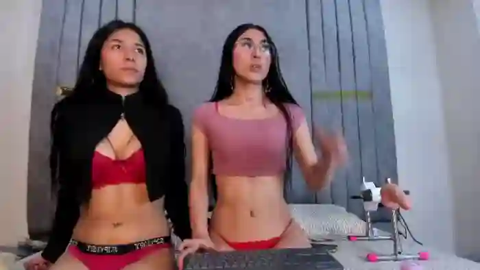 mia-and-eva-whatsson