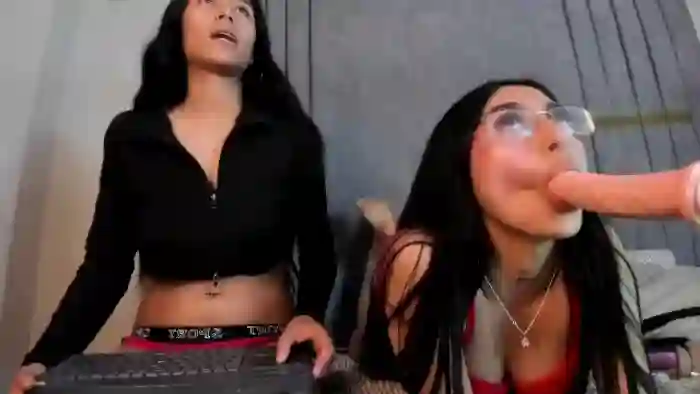 mia-and-eva-whatsson