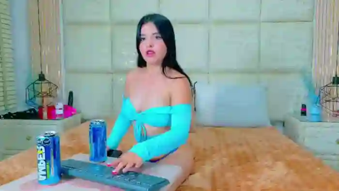 hanna-clare-and-kity-navas