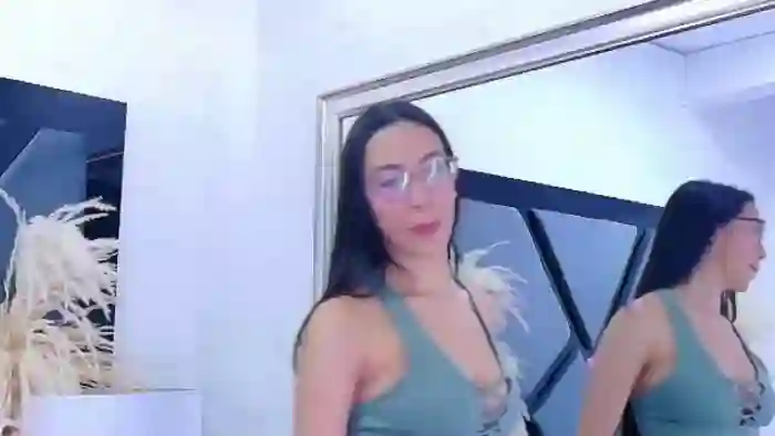 kylie-whitee