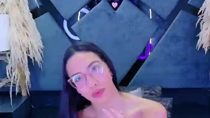 kylie-whitee